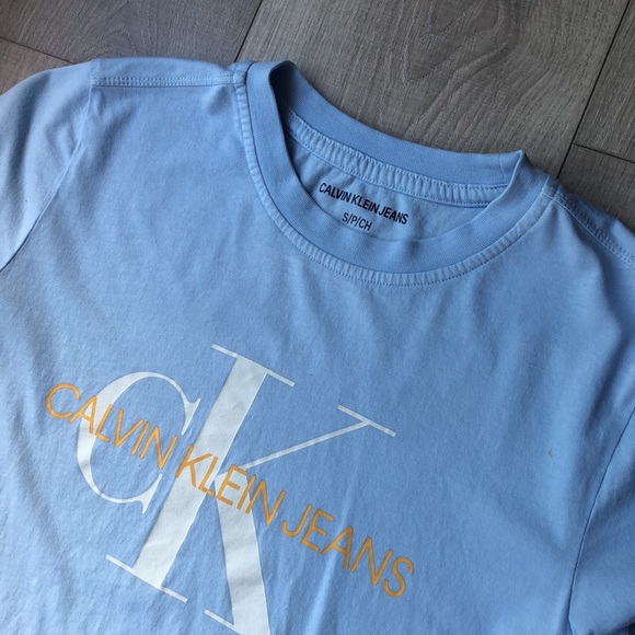 Calvin Klein shirt - Picture 3 of 3